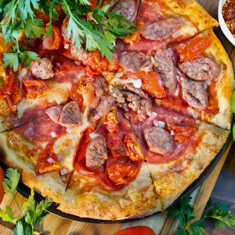 Amanti Della Carne Pizza.